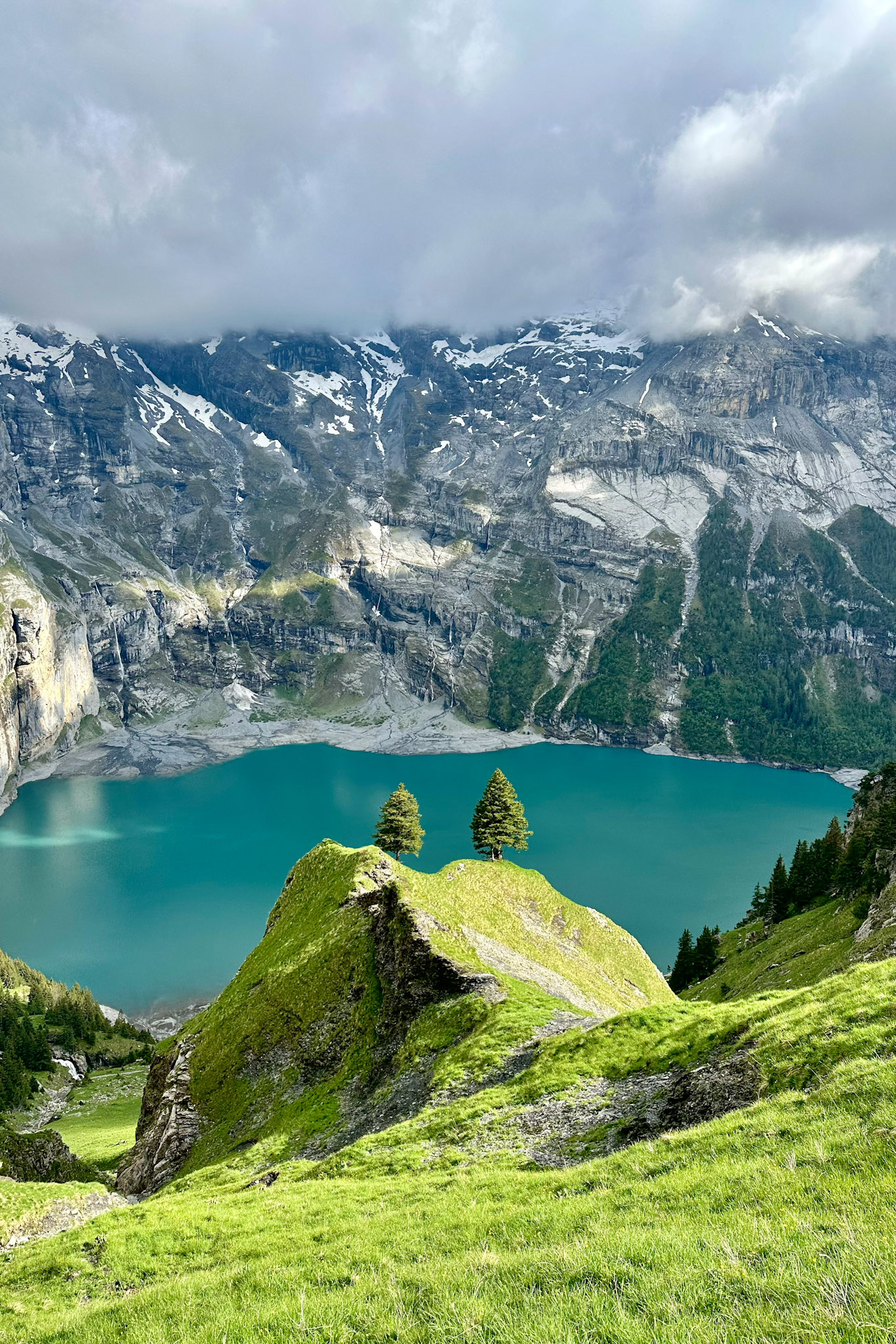 8-oeschinensee-hike-szwajcaria-wedrowka-jezioro-alpy-switzerland-lake-mountains