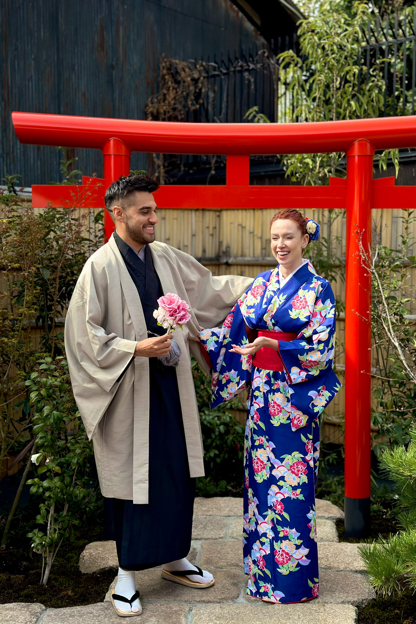5-japonia-japan-para-w-kimonach-samuraj-maiko-kioto-kyoto-samurai